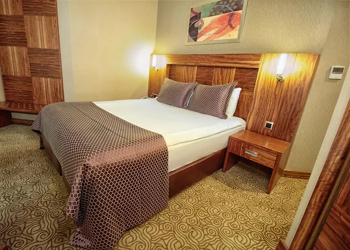 Garden Business فندق أضنه