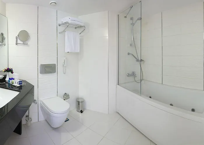 فندق Garden Business 4*